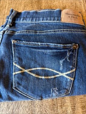 Abercrombie & Fitch Women’s Dark Blue Skinny Jeans with Cream Stitching